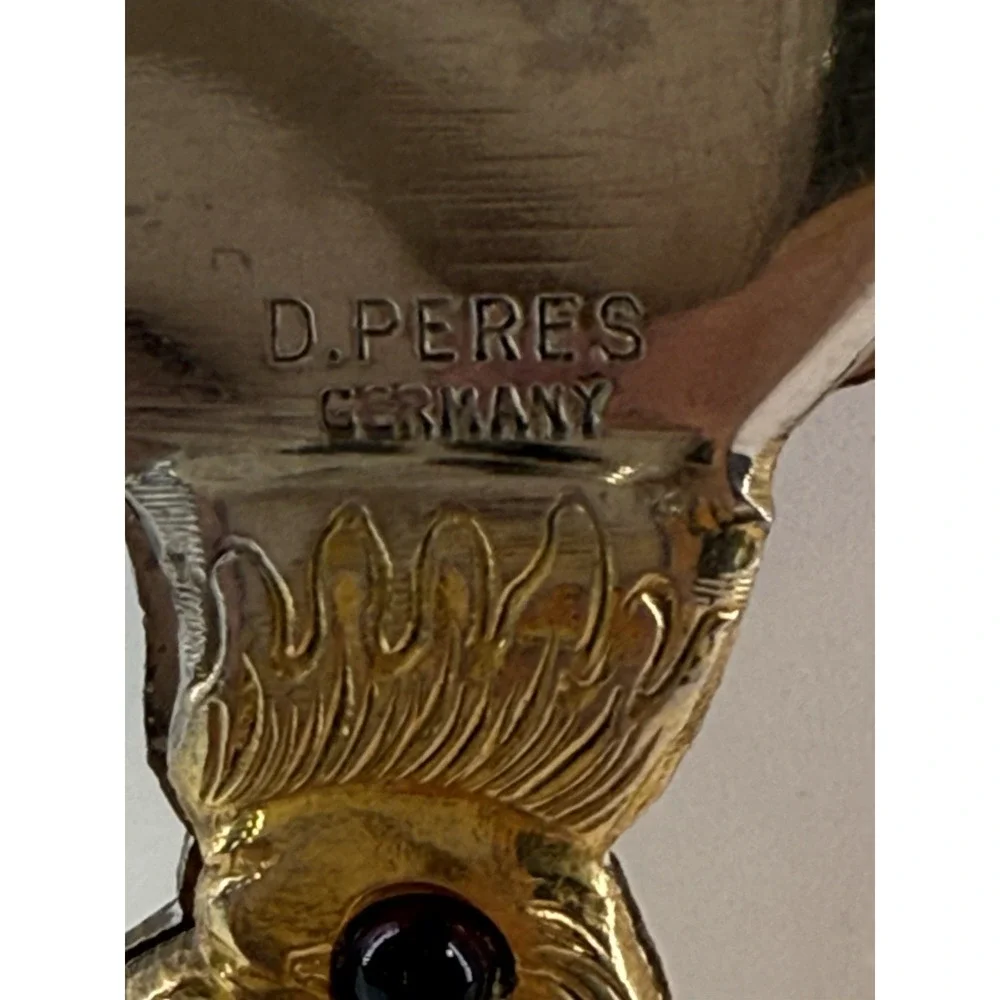 D. Peres beautiful vintage